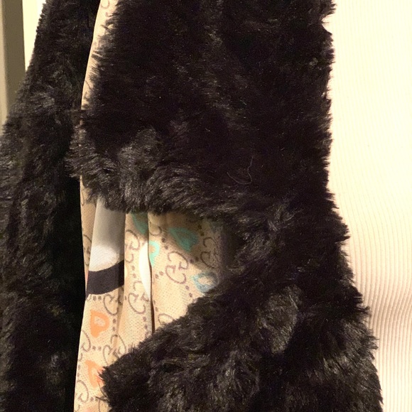 🚨SALE🎉{One Left Small} Vegan Fur Black Coat - Picture 5 of 9